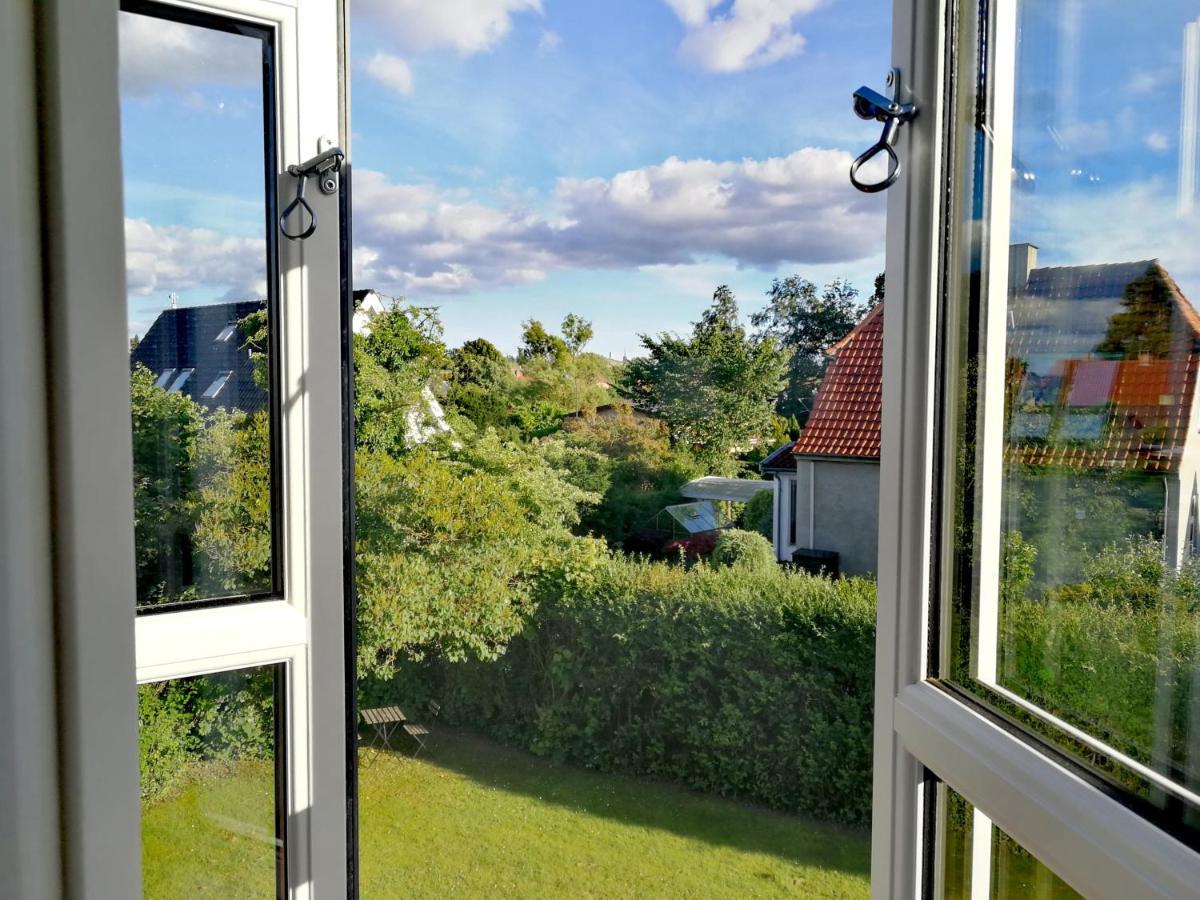 Room In A Danish Cottage With Garden View, 10 Min To Cph Gentofte Extérieur photo