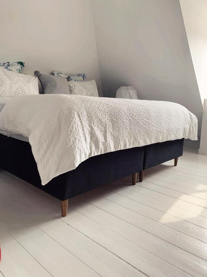 Room In A Danish Cottage With Garden View, 10 Min To Cph Gentofte Extérieur photo