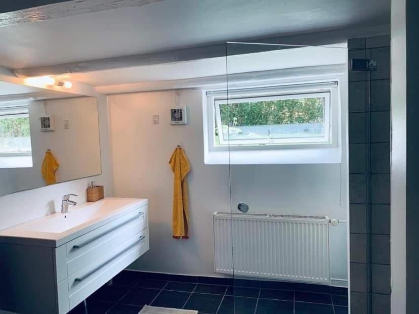 Room In A Danish Cottage With Garden View, 10 Min To Cph Gentofte Extérieur photo